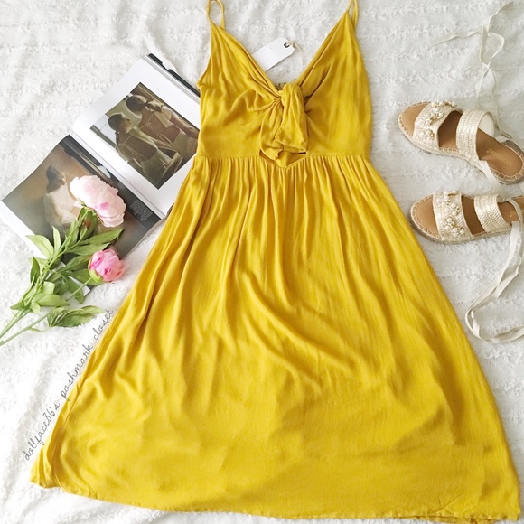 Leith Dresses & Skirts - NWT Leith Summer Romance Tie Front Dress